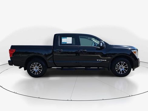 Used 2024 Nissan Titan SV w/ SV Convenience Package RWD image 4