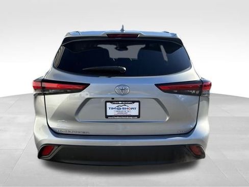 Used 2023 Toyota Highlander XLE image 10