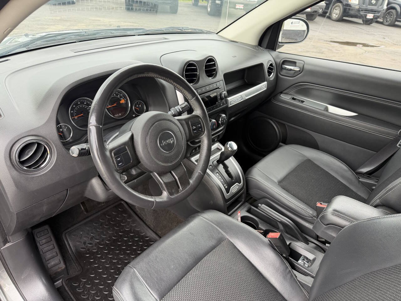 Used 2014 Jeep Compass Latitude AWD/4WD image 14