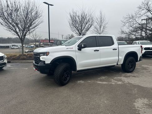 Used 2023 Chevrolet Silverado 1500 ZR2 w/ Technology Package image 4