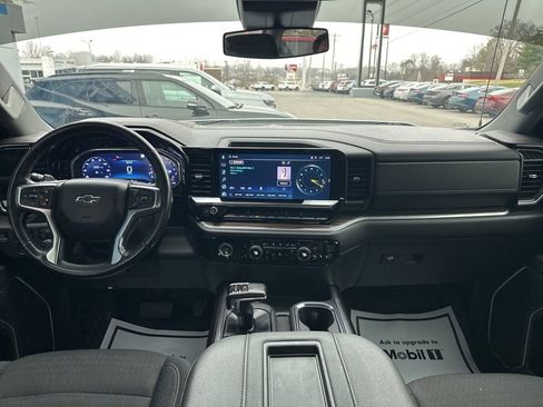 Used 2022 Chevrolet Silverado 1500 RST image 2