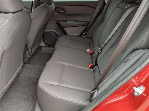 Used 2025 Nissan Rogue S image 14