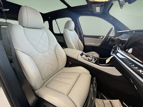 Used 2026 BMW X5 sDrive40i w/ Premium Package image 28