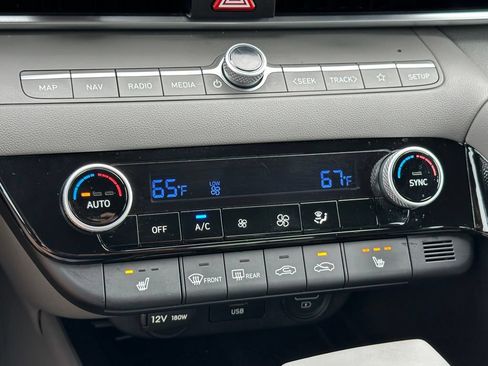 Certified 2023 Hyundai Elantra SEL w/ Convenience Package FWD image 19