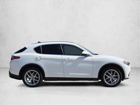 Used 2019 Alfa Romeo Stelvio Ti AWD/4WD image 4