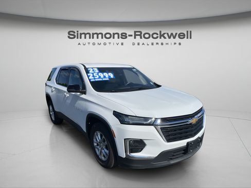 Used 2023 Chevrolet Traverse LS AWD/4WD image 7