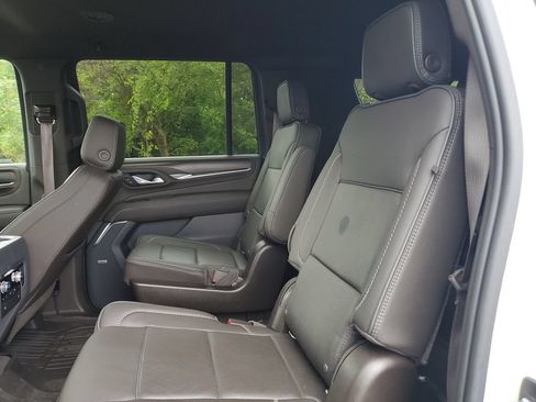 Used 2021 GMC Yukon XL Denali AWD/4WD image 13