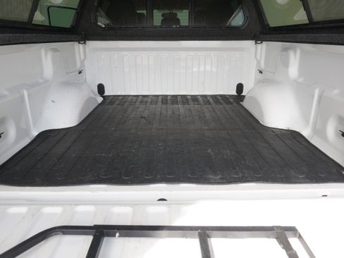 Used 2013 Ford F150 Lariat w/ Lariat Chrome Pkg AWD/4WD image 26