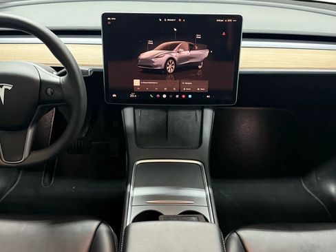 Used 2022 Tesla Model Y Long Range image 27