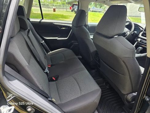 Used 2023 Toyota RAV4 XLE FWD image 14