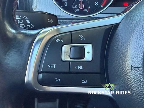 Used 2015 Volkswagen GTI SE FWD image 20