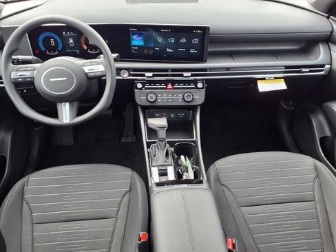 New 2026 Hyundai Santa Cruz SE AWD/4WD image 11