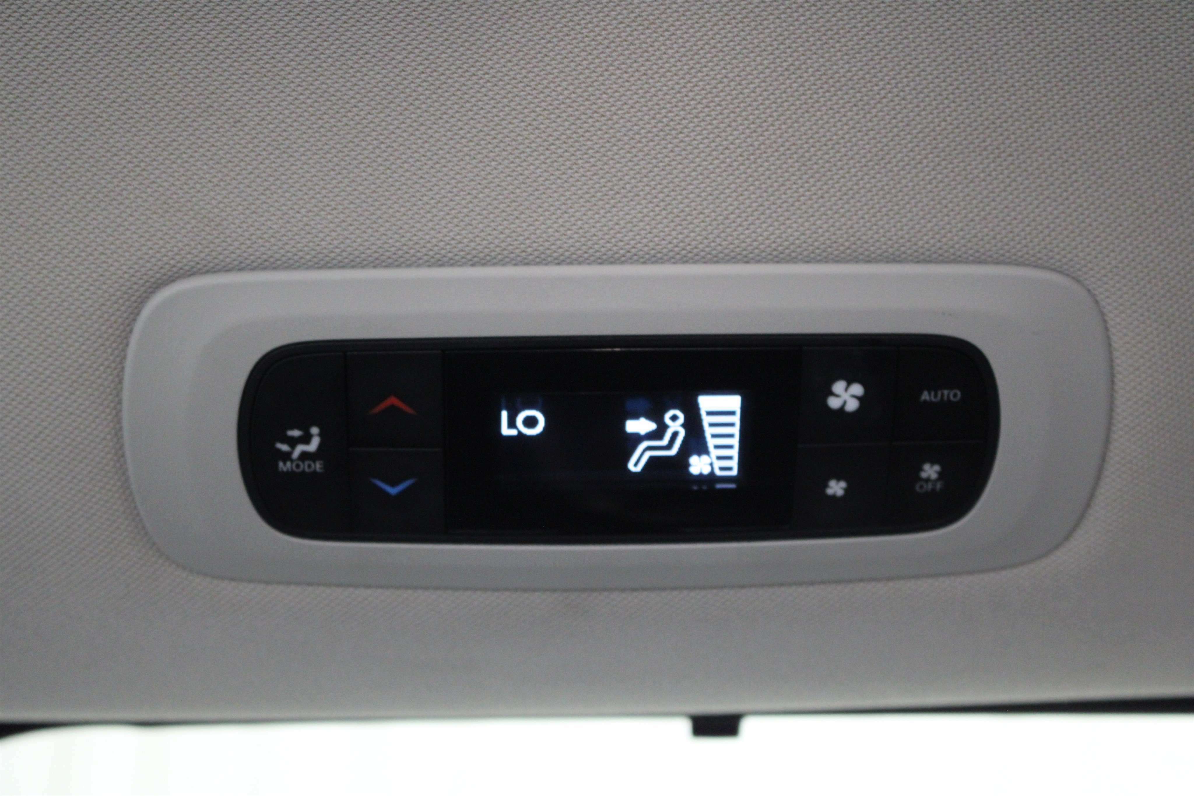Used 2023 Chrysler Pacifica Touring-L FWD image 23