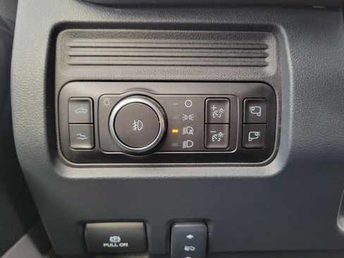 Used 2025 Ford F350 Platinum w/ Tremor Off-Road Package image 19