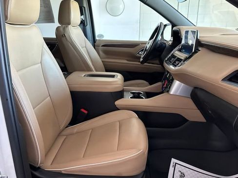 Used 2022 Chevrolet Suburban Premier AWD/4WD image 35