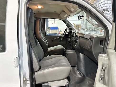 Used 2024 Chevrolet Express 2500 w/ Driver Convenience Package image 23