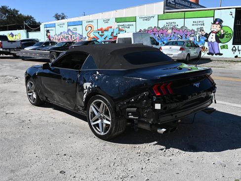 Used 2024 Ford Mustang Premium image 3