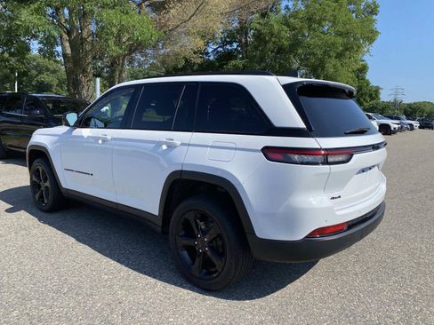 Certified 2023 Jeep Grand Cherokee Altitude AWD/4WD image 7