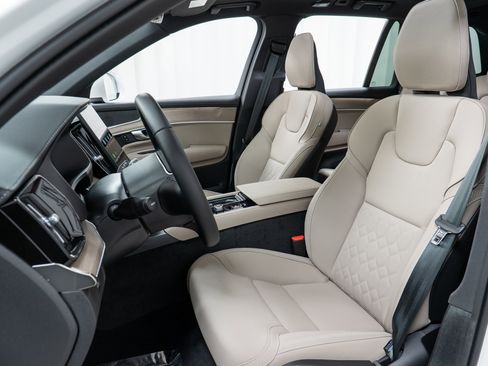 New 2026 Volvo XC90 B5 Plus w/ Protection Package image 13