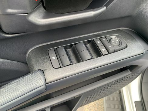 New 2026 Toyota 4Runner SR5 AWD/4WD image 12