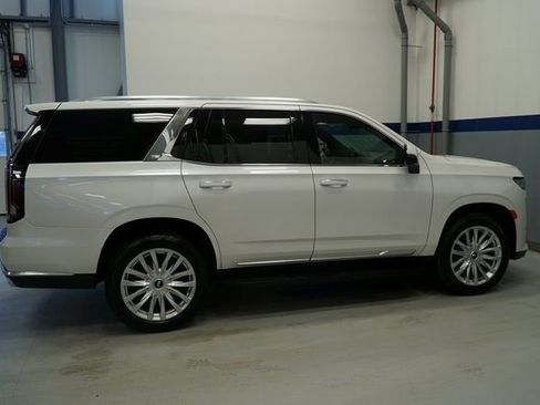Certified 2022 Cadillac Escalade Luxury image 5
