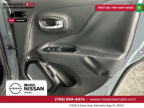 Used 2017 Jeep Renegade Altitude image 34