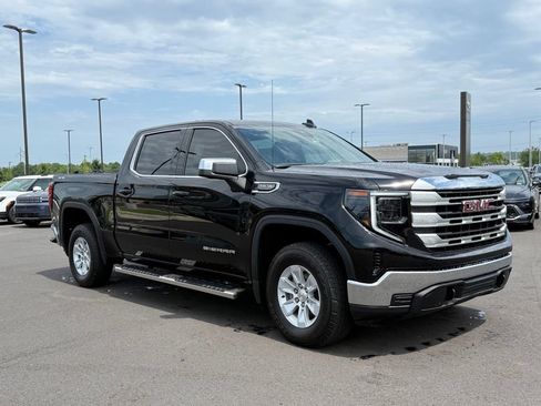 Used 2025 GMC Sierra 1500 SLE AWD/4WD image 3