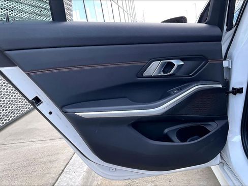 Used 2019 BMW 330i Sedan w/ Premium Package image 20