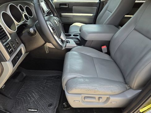 Used 2016 Toyota Sequoia SR5 w/ Premium Package RWD image 13