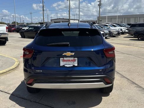 Used 2024 Chevrolet Trax LT w/ Driver Confidence Package FWD image 6