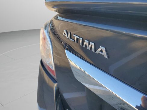 Used 2015 Nissan Altima 2.5 S w/ Special Edition Package image 32