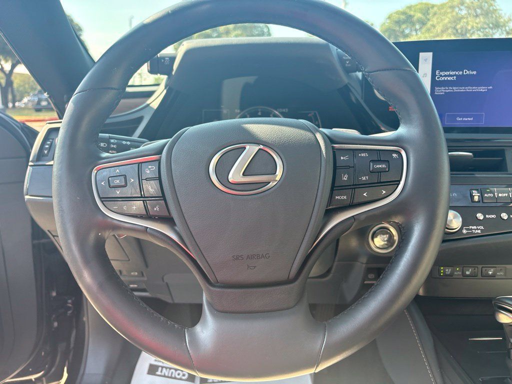 Used 2025 Lexus ES 350 w/ Premium Package FWD image 13