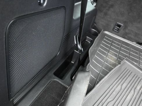 Used 2021 Ford Explorer Platinum w/ Equipment Group 601A AWD/4WD image 27