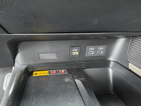 Used 2026 Toyota Camry SE w/ Multimedia Upgrade Package FWD image 17