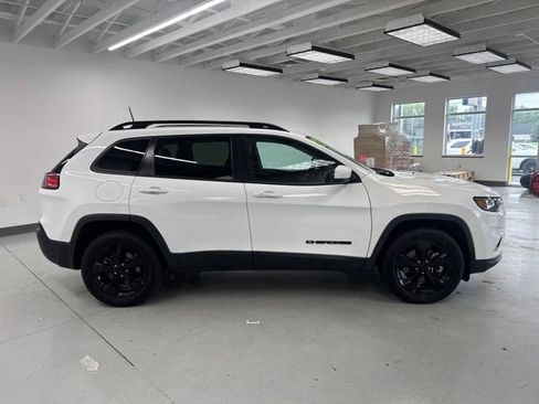 Used 2021 Jeep Cherokee Latitude Plus w/ Sun & Sound Group AWD/4WD image 15