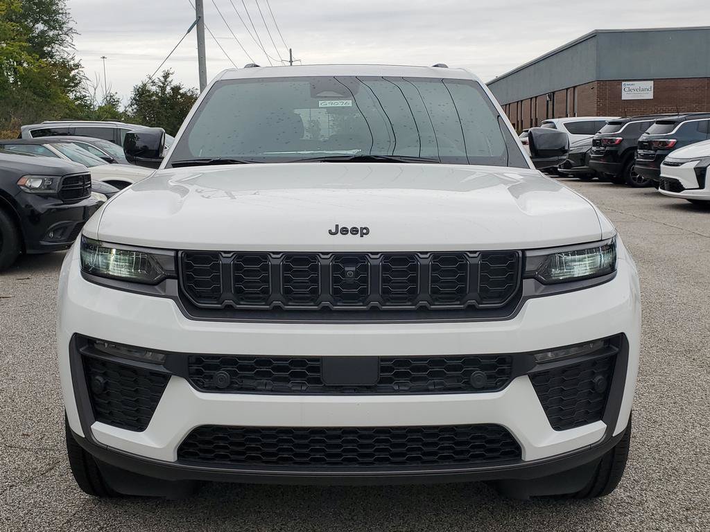 New 2026 Jeep Grand Cherokee Limited AWD/4WD image 2