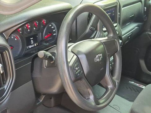 Used 2021 Chevrolet Silverado 1500 Custom Trail Boss w/ LPO, Dark Essentials Package AWD/4WD image 9