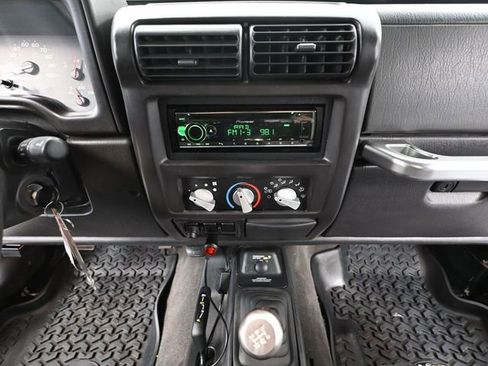 Used 2002 Jeep Wrangler X image 24