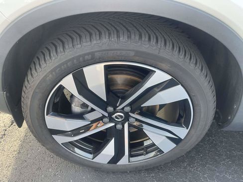 Used 2023 Volvo XC40 B5 Ultimate w/ Climate Package AWD/4WD image 13