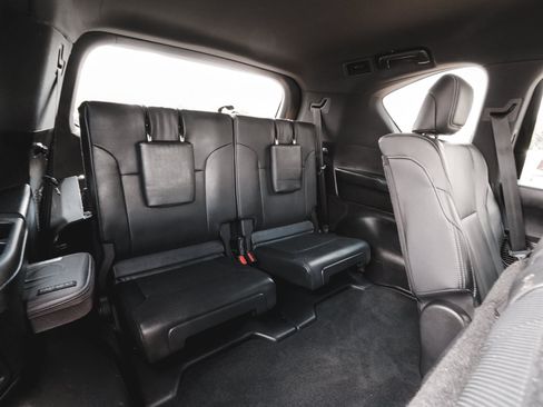 Used 2022 Lexus LX 600 4WD w/ Appearance Package image 37
