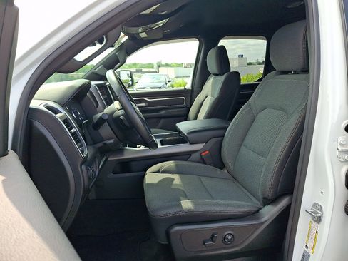 Used 2019 RAM 1500 Big Horn AWD/4WD image 13