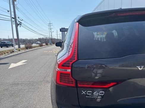 Certified 2025 Volvo XC60 B5 Plus image 10