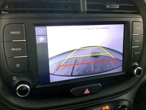 Certified 2025 Kia Soul LX w/ LX Technology Package FWD image 21
