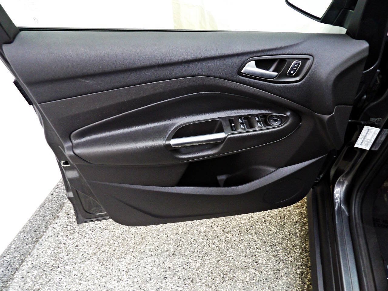 Used 2018 Ford C-MAX SE w/ Equipment Group 202A FWD image 7