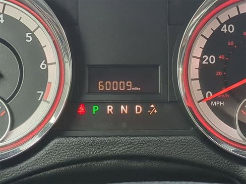 Used 2018 Dodge Grand Caravan SE image 38