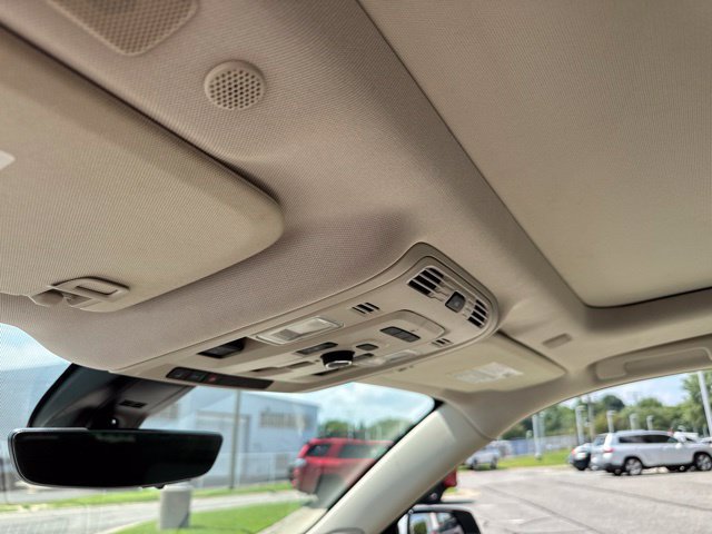 Used 2021 GMC Yukon XL Denali w/ Denali Premium Package AWD/4WD image 24