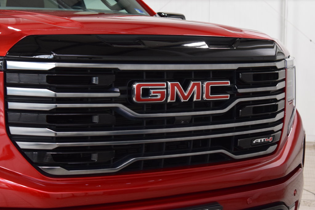 Used 2025 GMC Sierra 1500 AT4 w/ AT4 Premium Package AWD/4WD image 10
