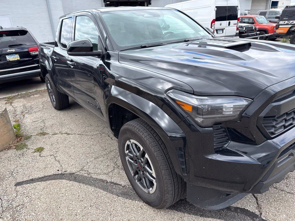 Used 2026 Toyota Tacoma TRD Sport AWD/4WD image 3