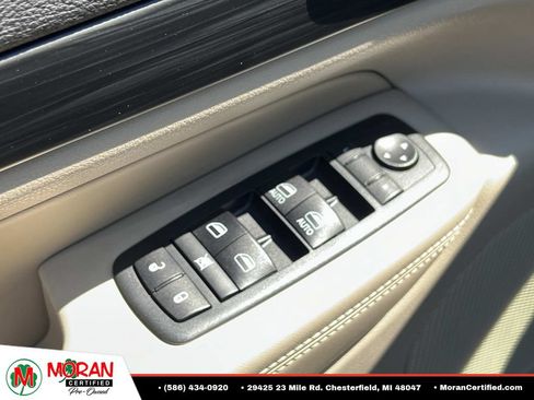 Used 2019 Jeep Grand Cherokee Laredo AWD/4WD image 16