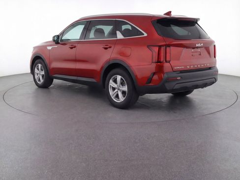 Used 2023 Kia Sorento LX FWD image 9